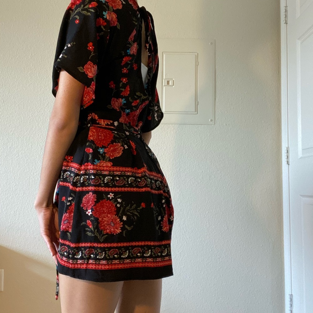 Romper - Picture 3 of 4